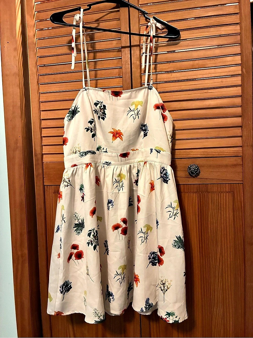 CIDER Ditsy Floral Tie Shoulder Mini Dress White & Red Large